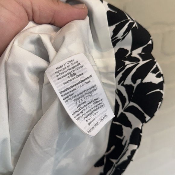 J crew blouse scalloped hem overlap back lined XL NWT abstract floral - Picture 3 of 6